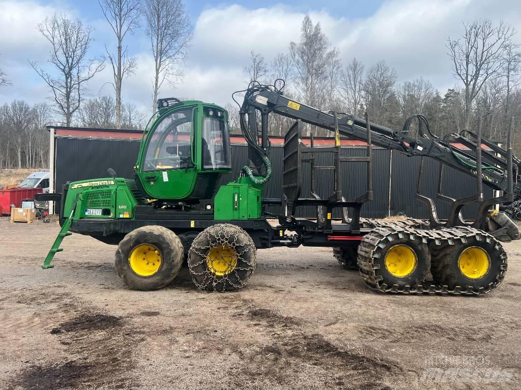 John Deere 810 E 集运机