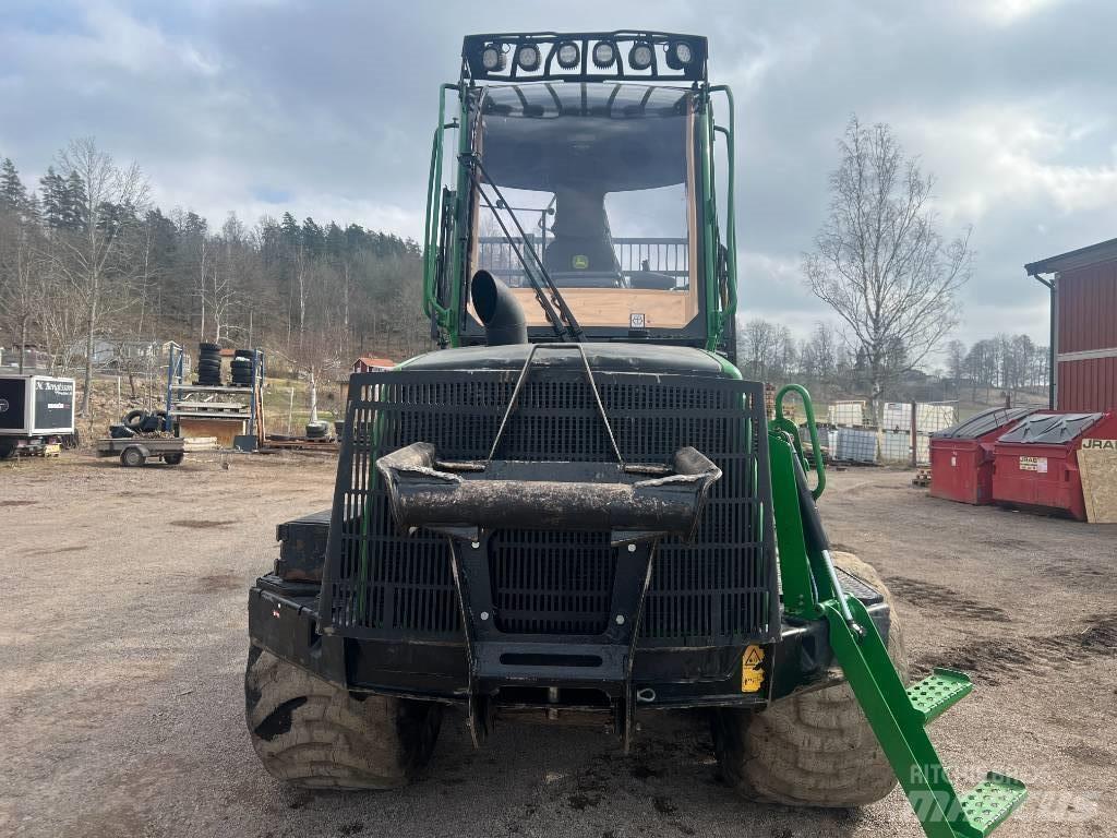 John Deere 810 E 集运机