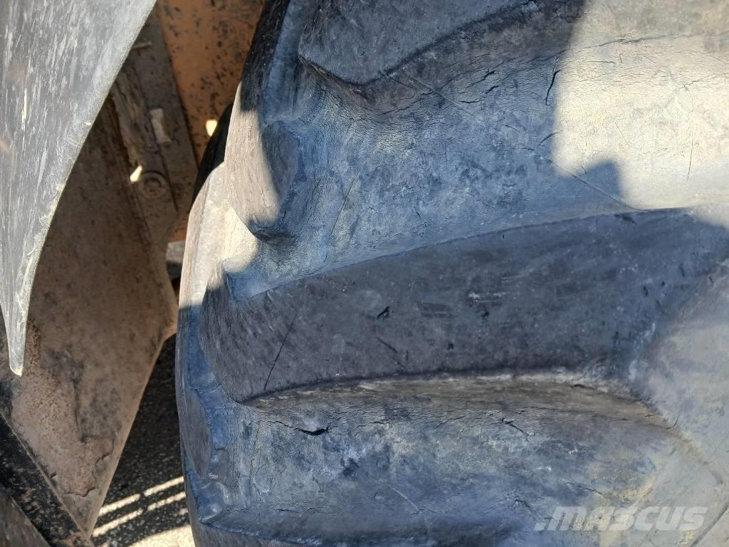 JCB 4 CX ProAEC 反铲装载机