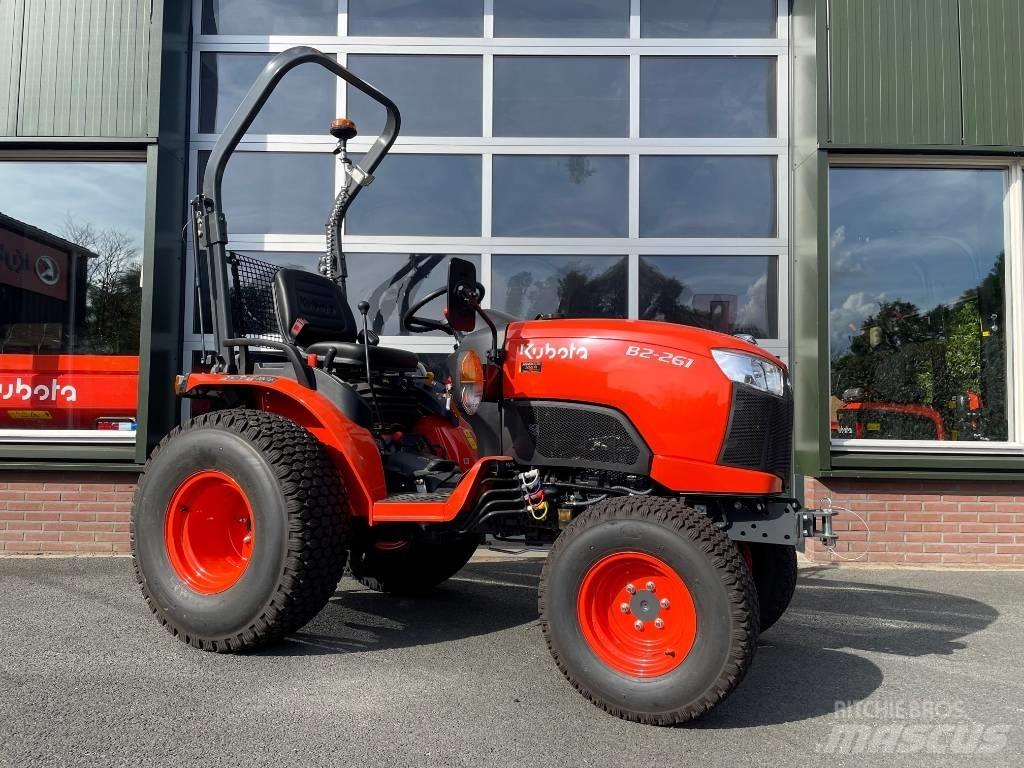 Kubota B2261 HDW 小型拖拉机