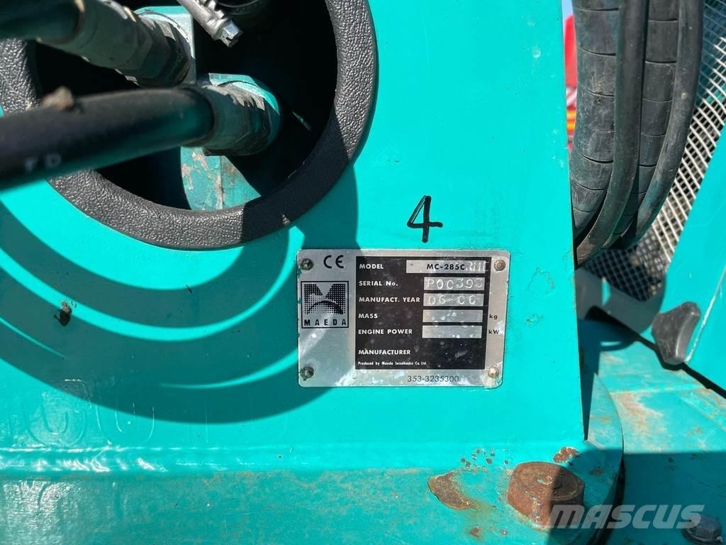 Maeda MC285C RME 履带起重机