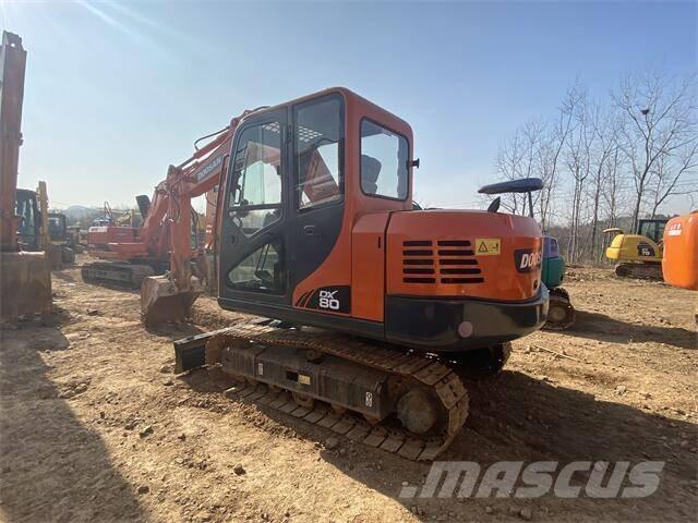 Doosan DX80 中型挖掘机
