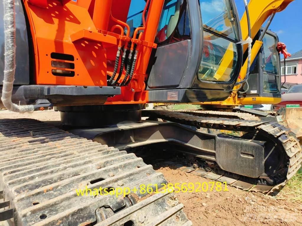 Hitachi ZX 135 US 履带挖掘机