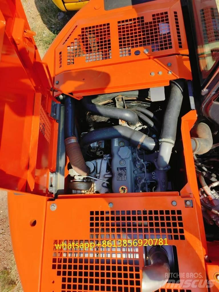 Hitachi ZX 135 US 履带挖掘机