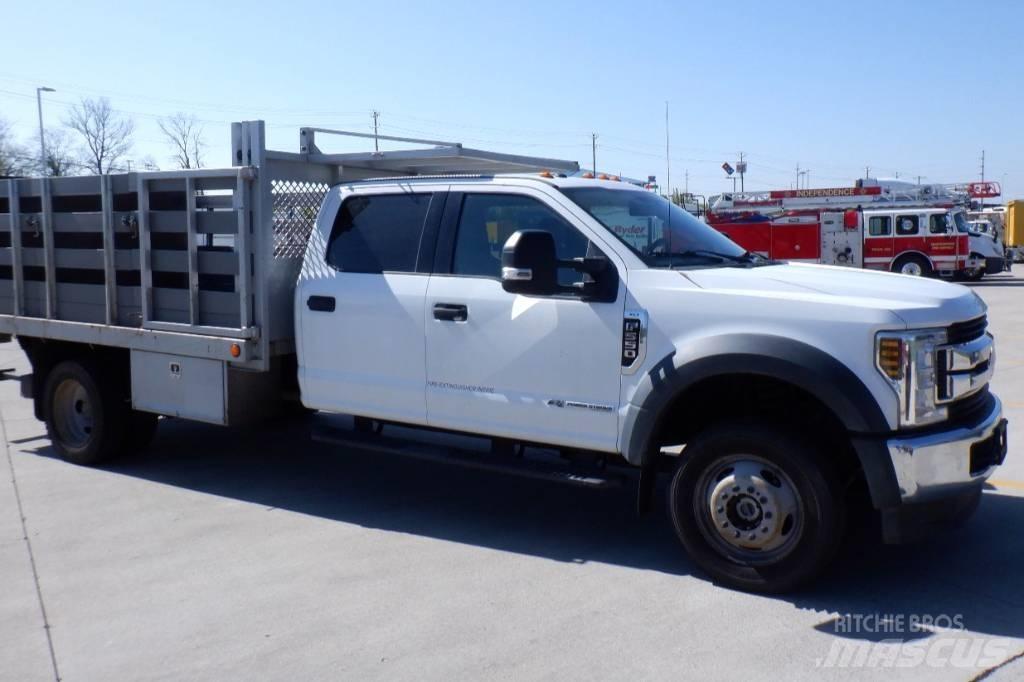 Ford F 550 XLT SD 平板栏板货车