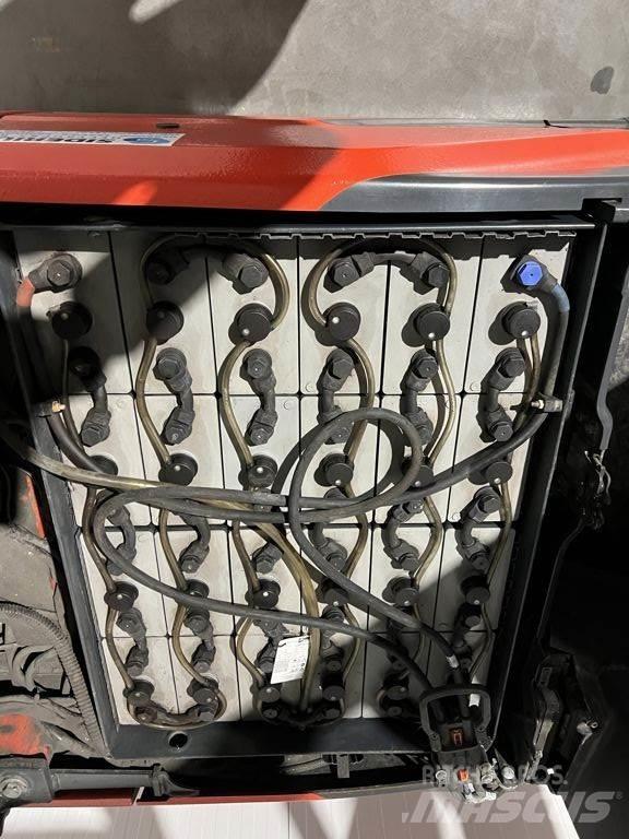 Linde E16-02 电动叉车