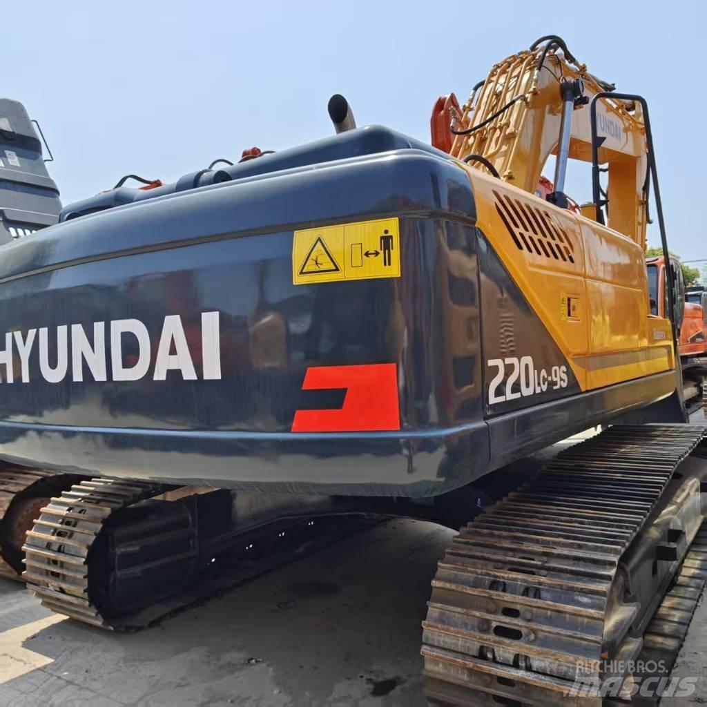 Hyundai 220lc-9s 履带挖掘机