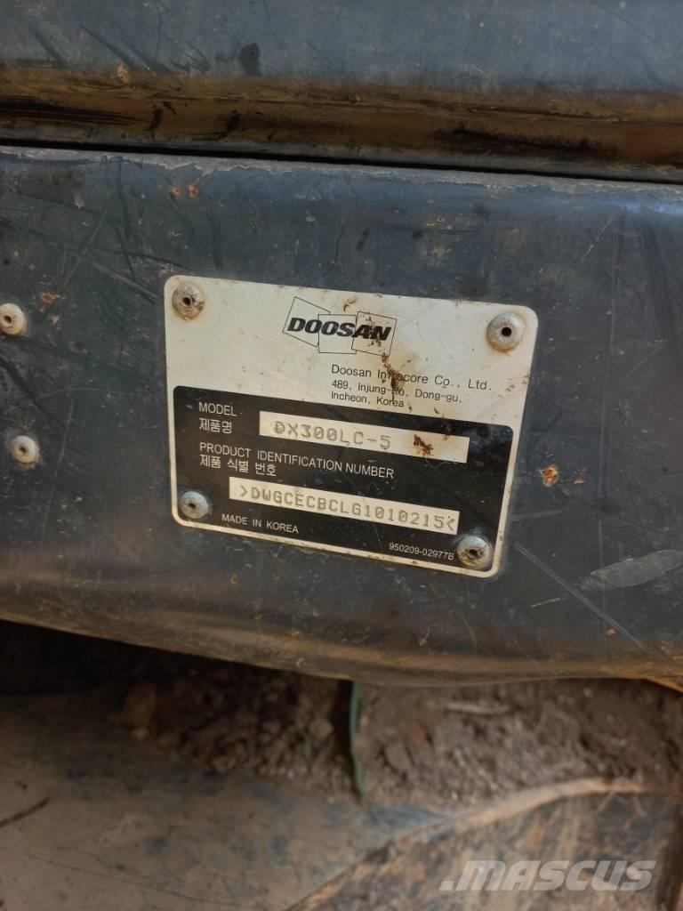 Doosan DX 300 LC-5 履带挖掘机