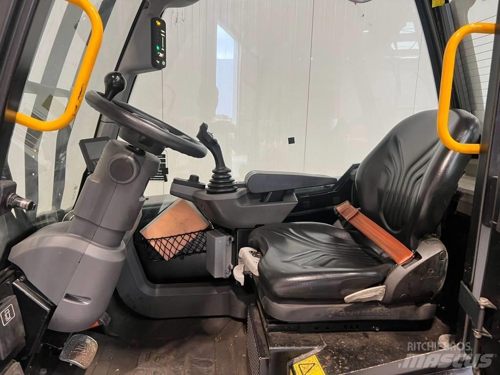 JCB TLT30-19D-2WD 柴油叉车