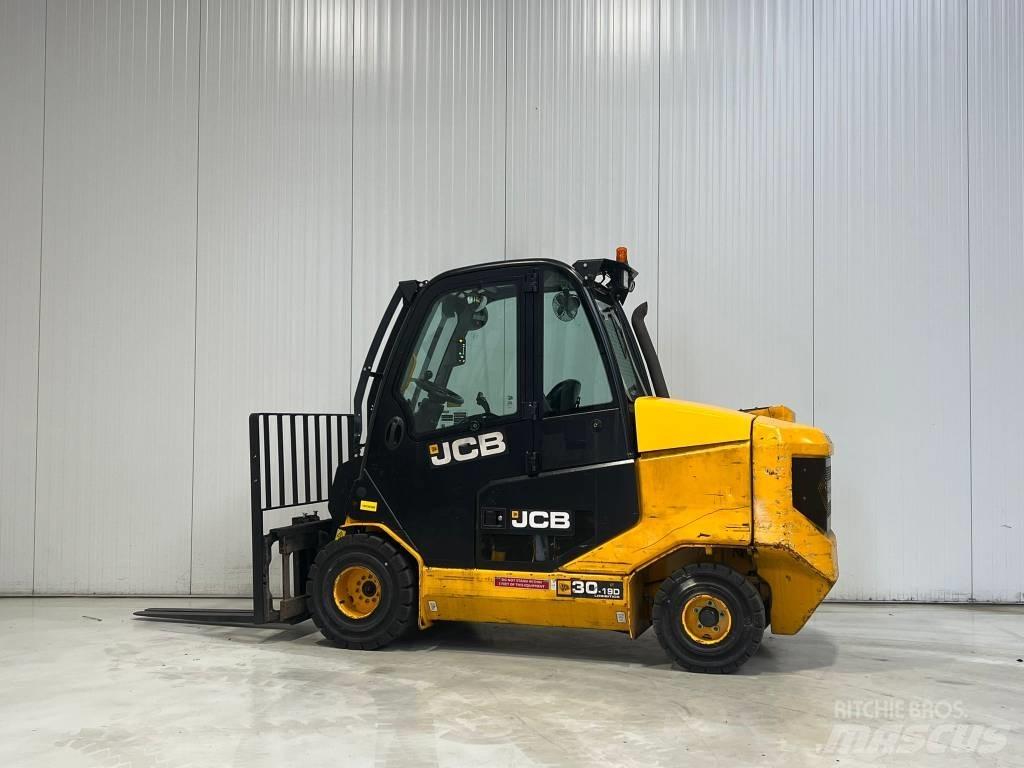 JCB TLT30-19D-2WD 柴油叉车