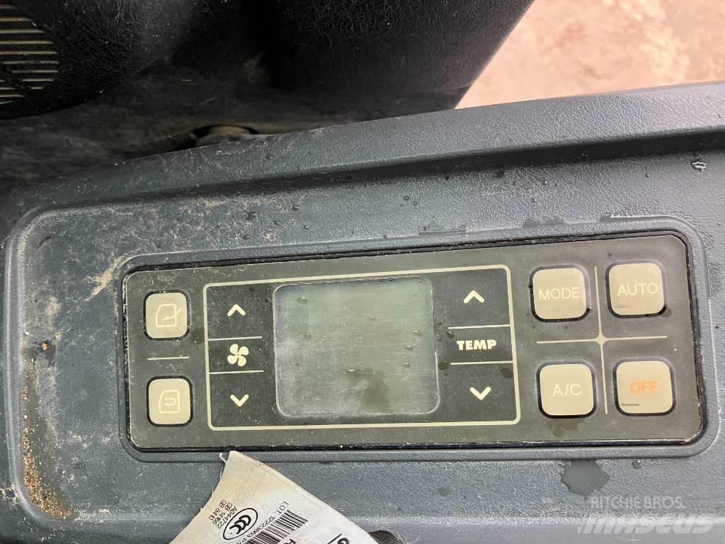 Hyundai 55W-9A 轮式挖掘机