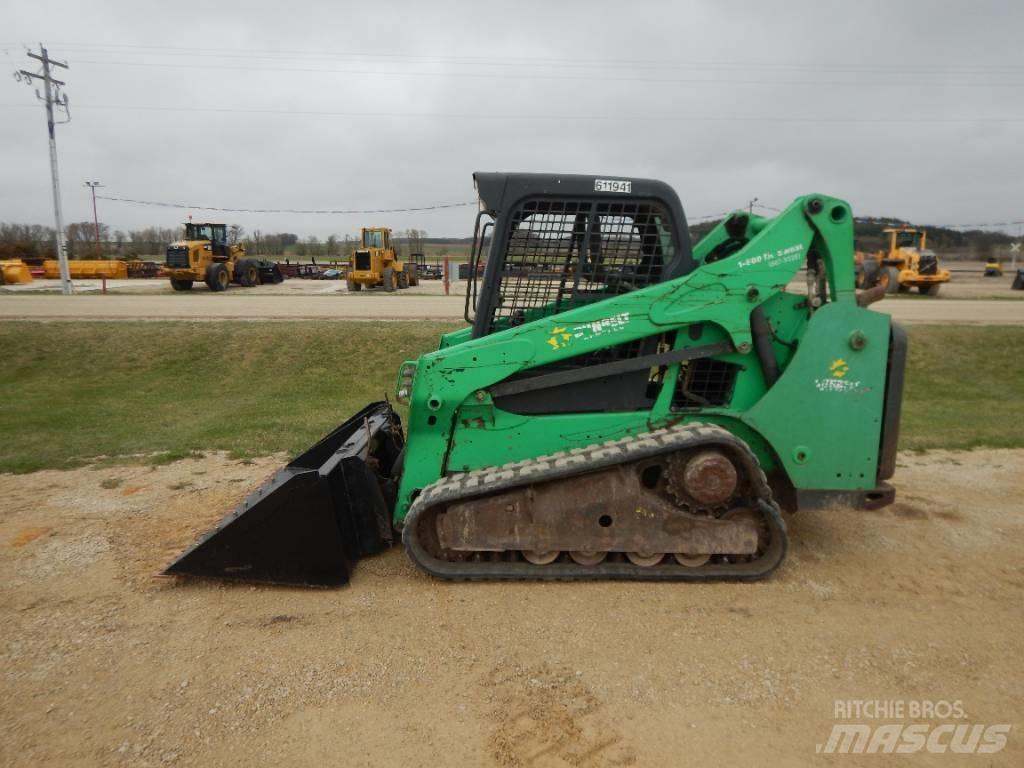 Bobcat T590 滑移装载机