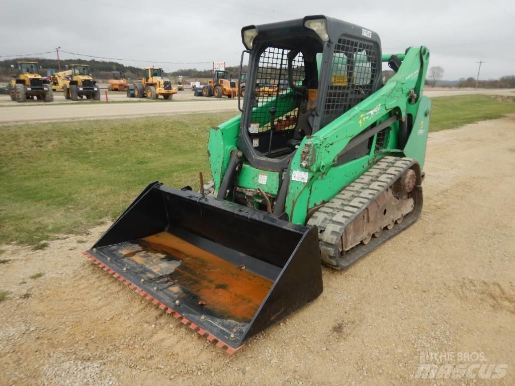 Bobcat T590 滑移装载机