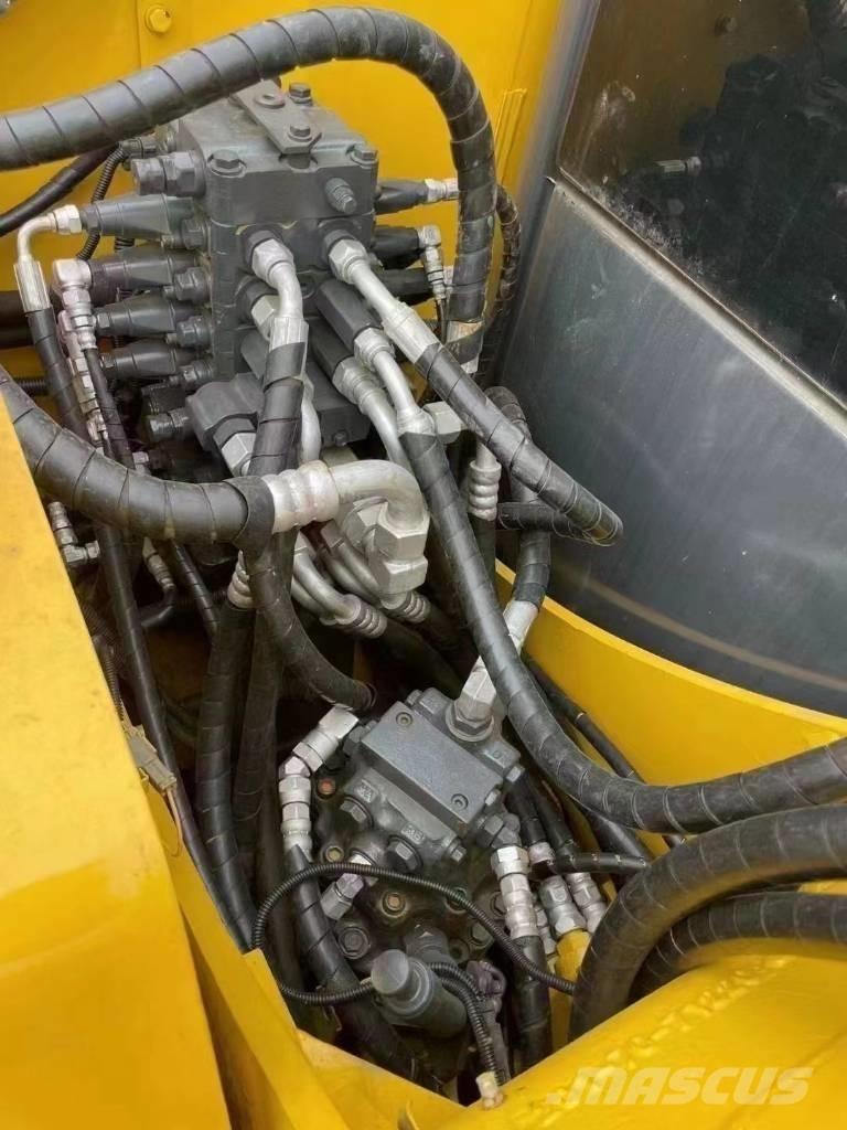 Komatsu PC 70 中型挖掘机