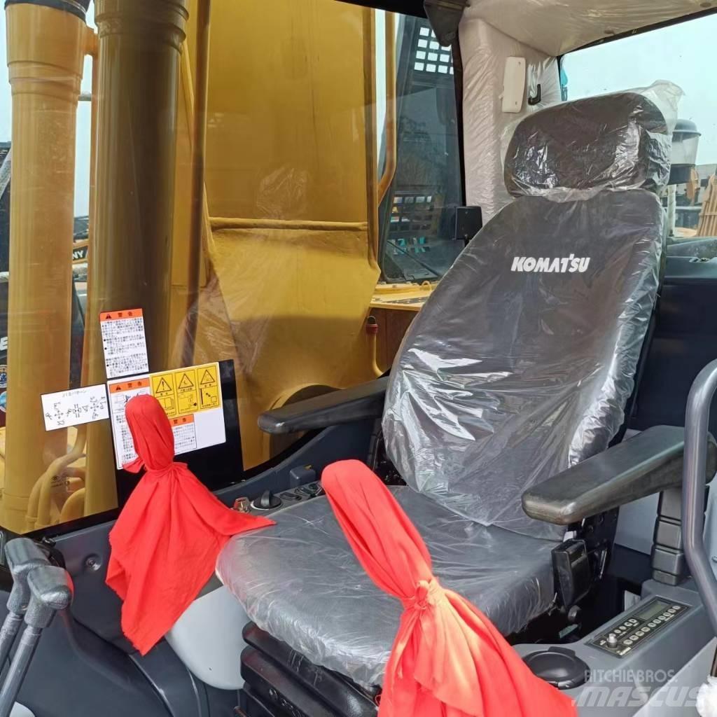 Komatsu PC 220 履带挖掘机