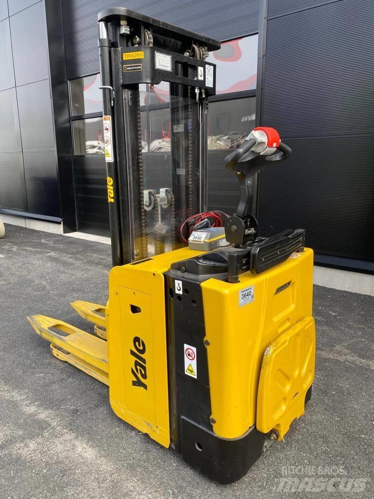 Yale MS15X 行走式堆垛机