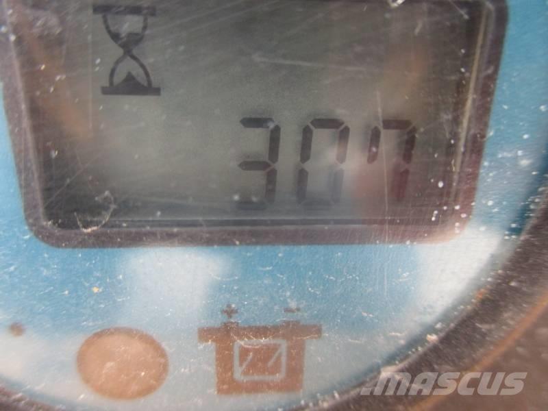 Haulotte Compact 14 剪叉式升降机