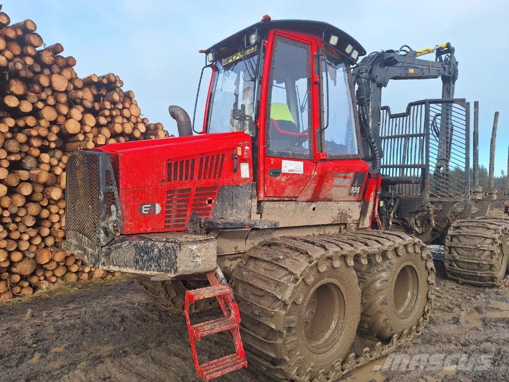 Komatsu 835 集运机