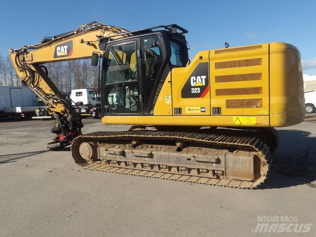CAT 323 履带挖掘机