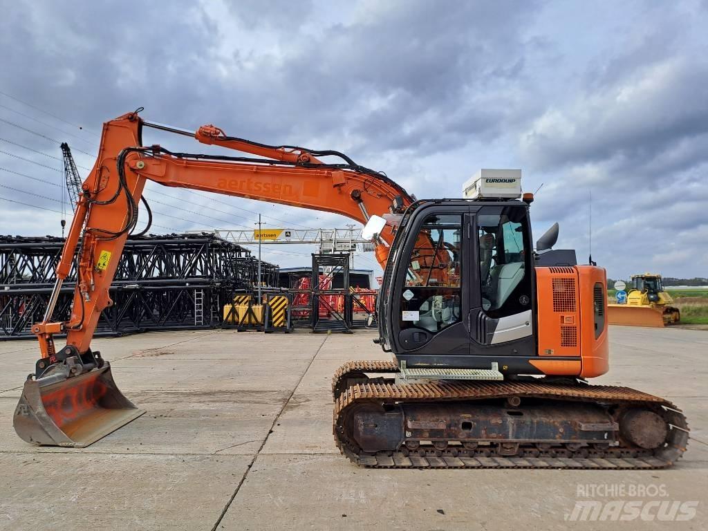Hitachi ZX135US-6 履带挖掘机