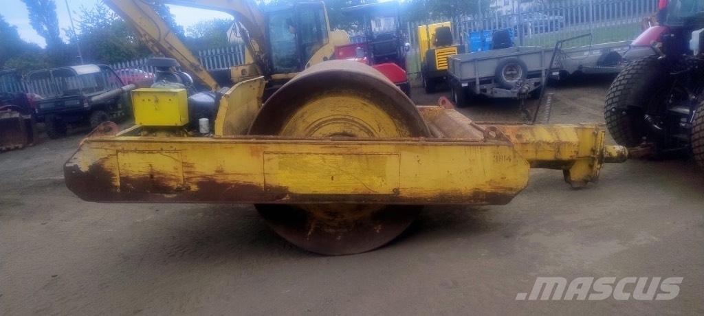 Bomag BW 6 拖式振动压路机