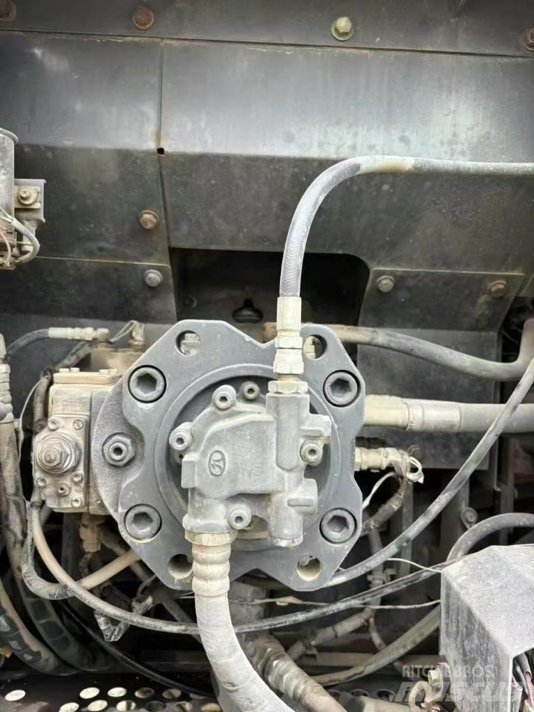 Sumitomo SH 210-5 履带挖掘机