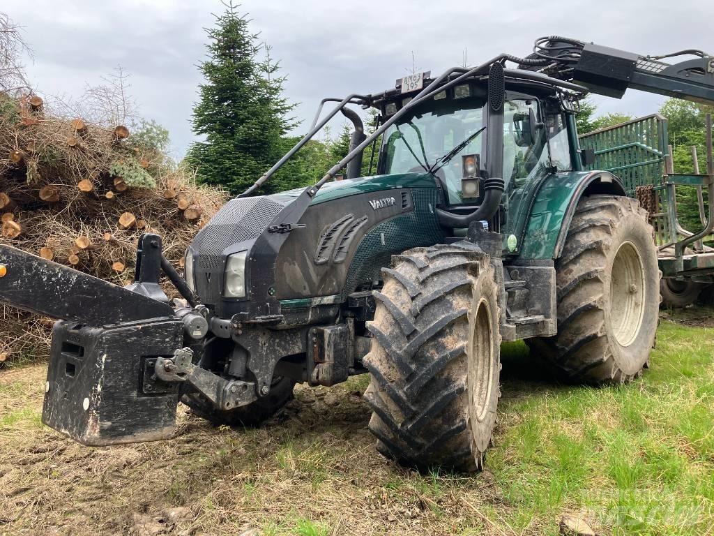 Valtra T 213 V 林业拖拉机