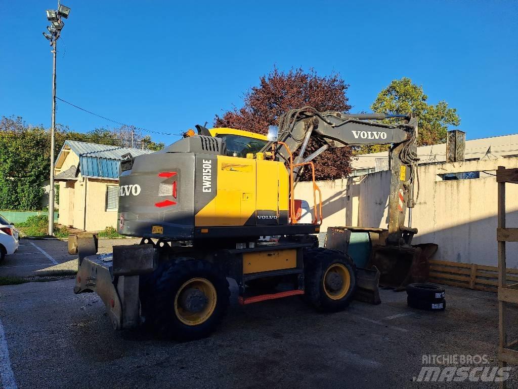 Volvo EWR150E 轮式挖掘机