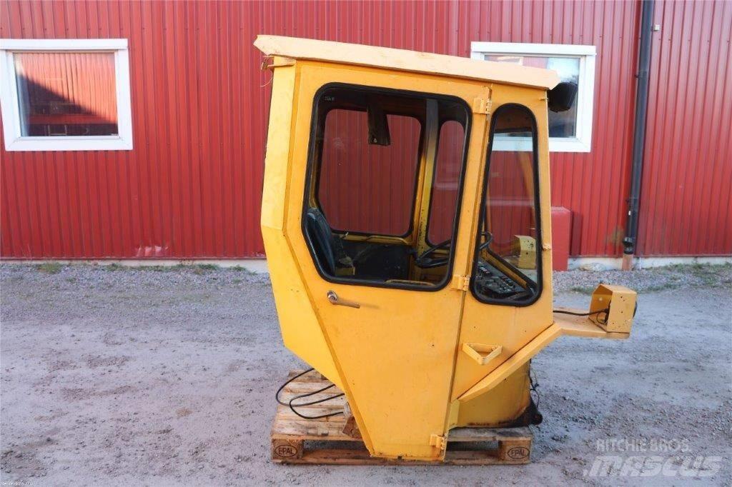 Lundberg 341 驾驶室与内部