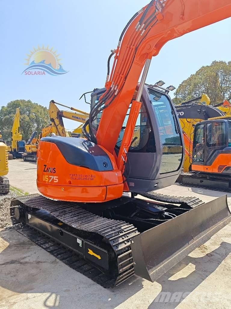 Hitachi ZX 75 中型挖掘机