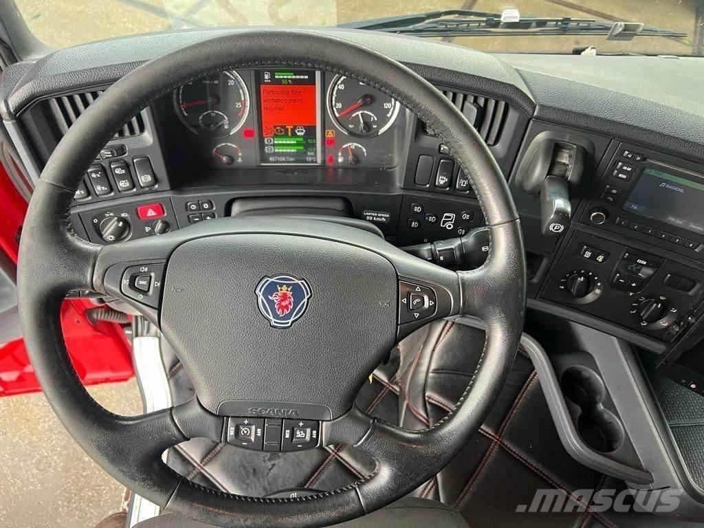 Scania R580 8x4 牵引车