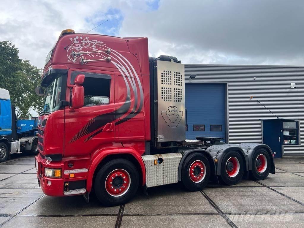 Scania R580 8x4 牵引车