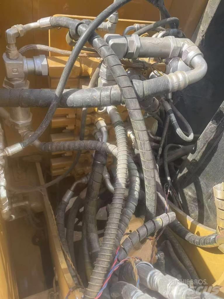 CAT 308 E2 中型挖掘机