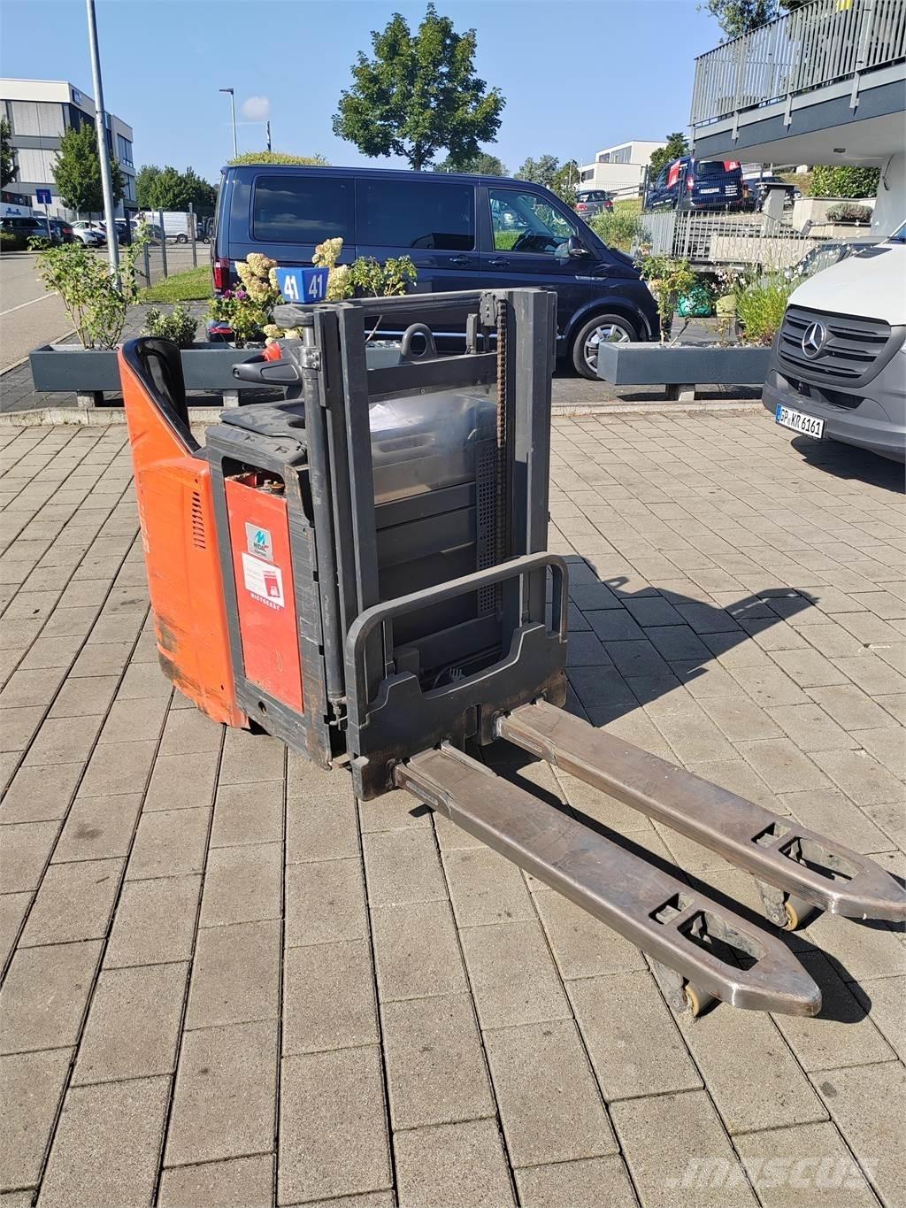 Linde L12 LHP SP 手推堆垛车
