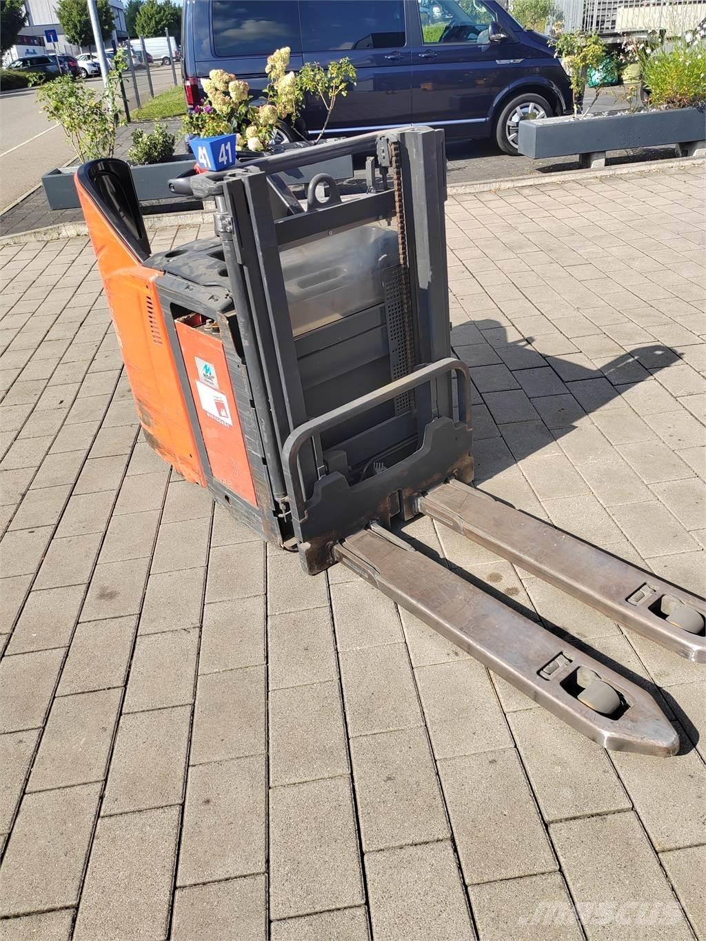 Linde L12 LHP SP 手推堆垛车