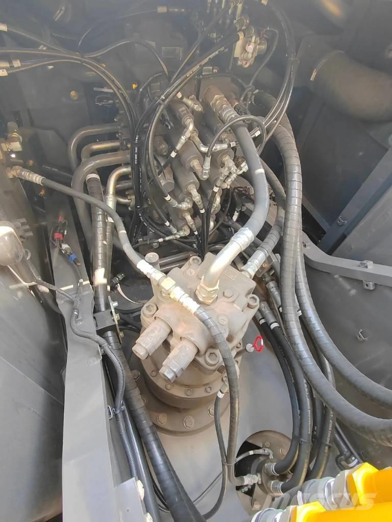 Sumitomo SH210 履带挖掘机