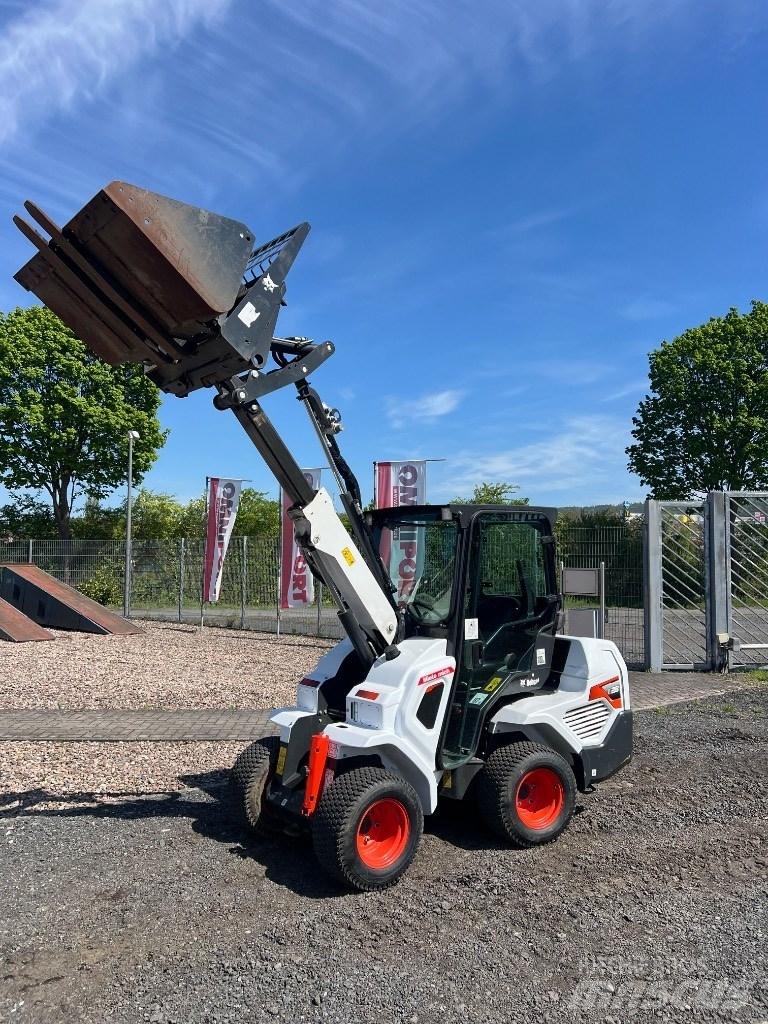 Bobcat L 28 伸缩臂叉装车|叉装车
