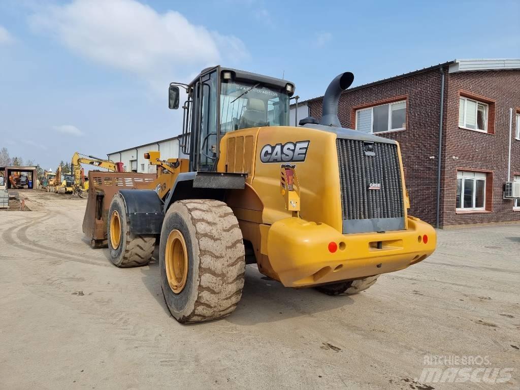 CASE 821 FXR 轮式装载机