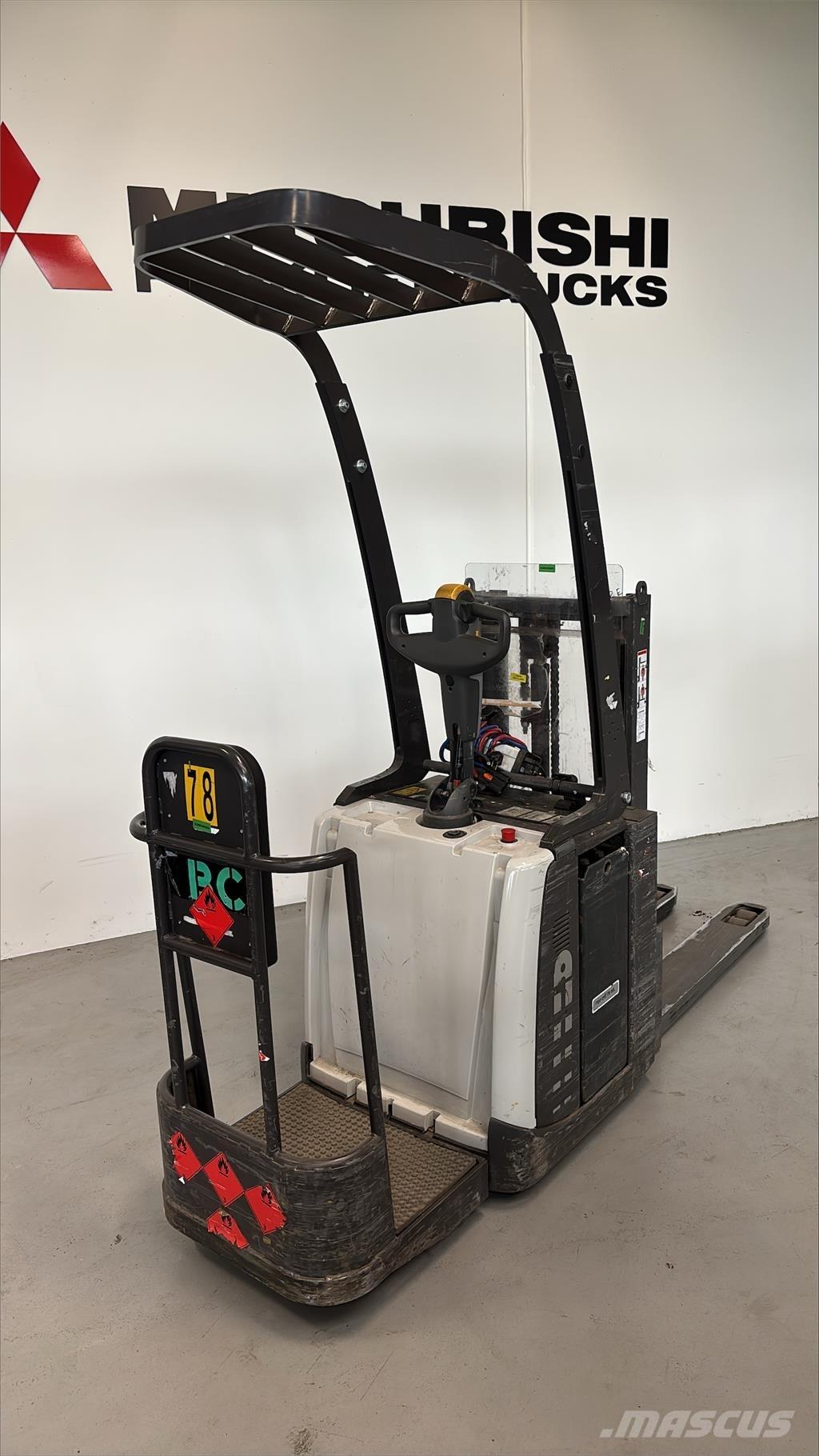 Atlet PDP200 平台运输车
