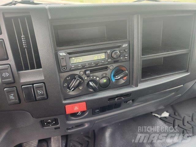 Isuzu FTR 厢式货车