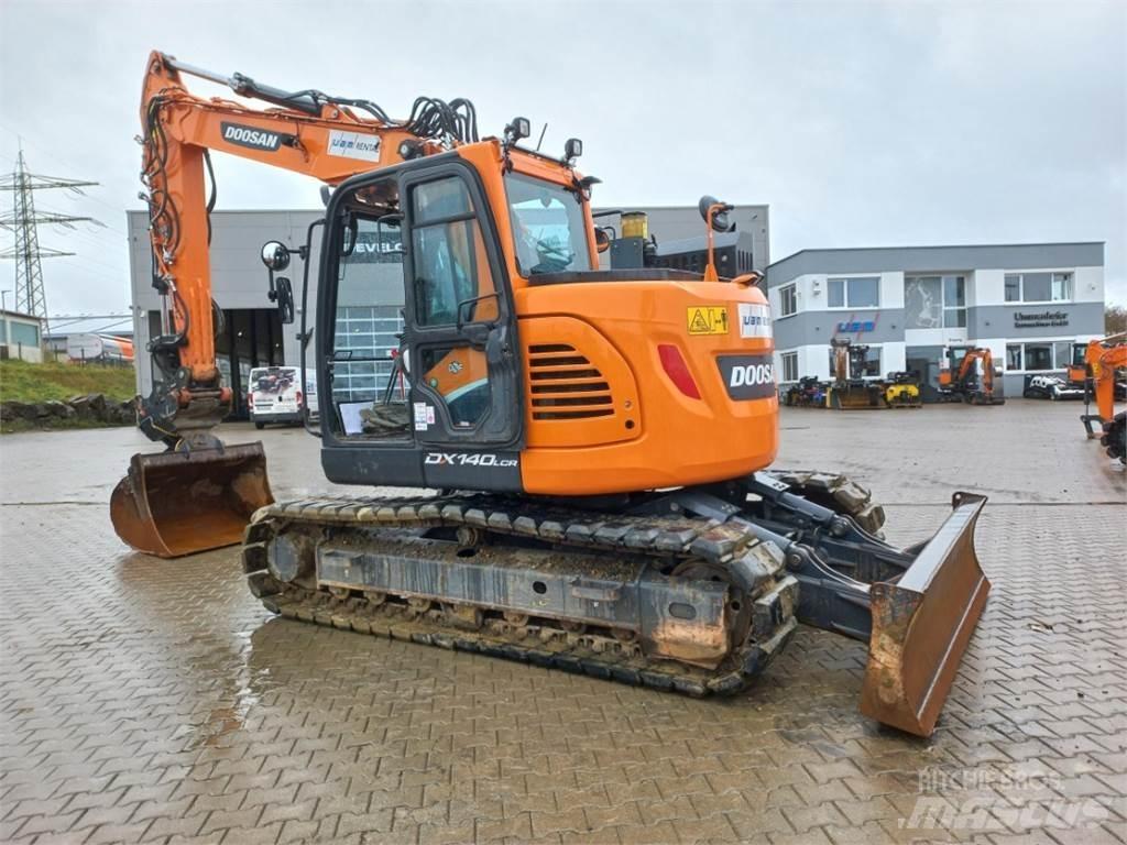 Develon DX140LCR-5 履带挖掘机