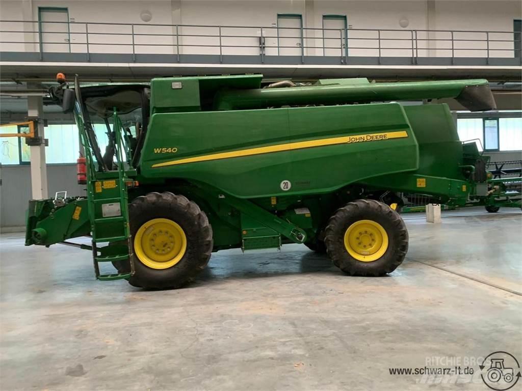 John Deere W540 联合收割机