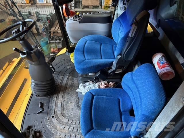 New Holland CX 8080 联合收割机