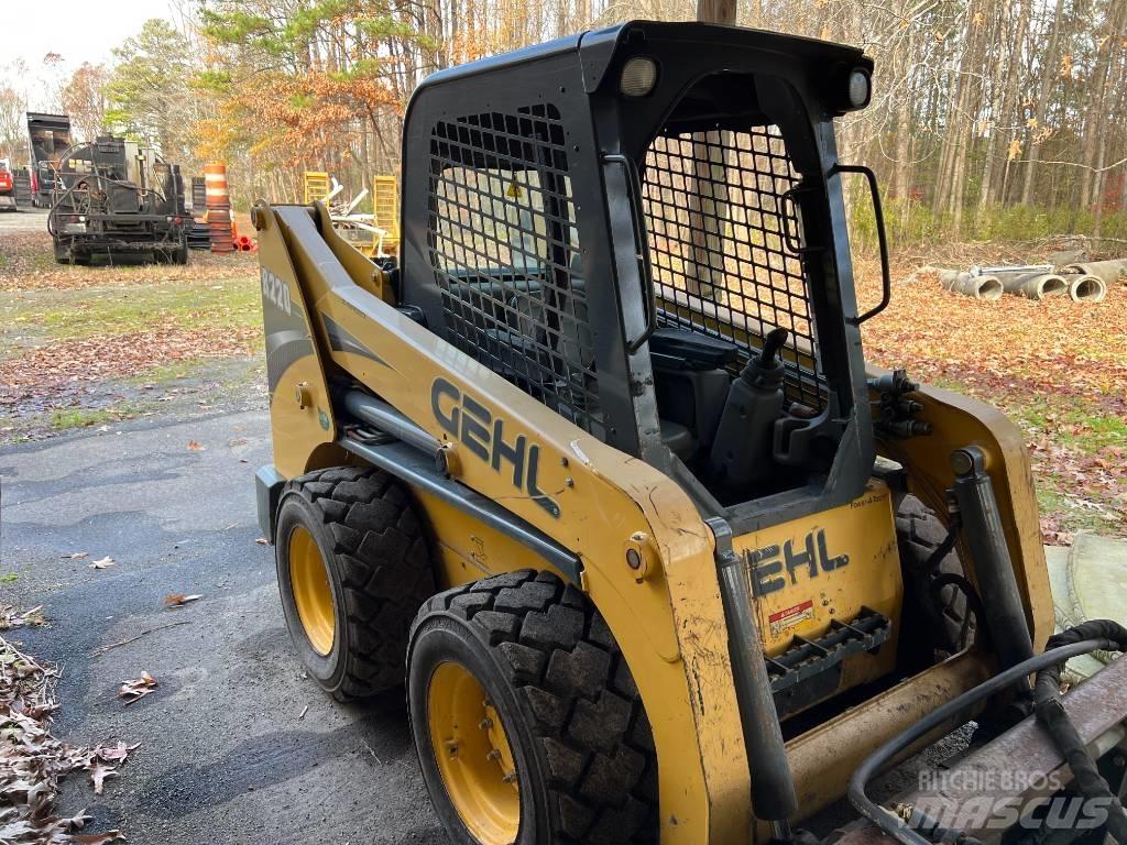 Gehl R 220 滑移装载机