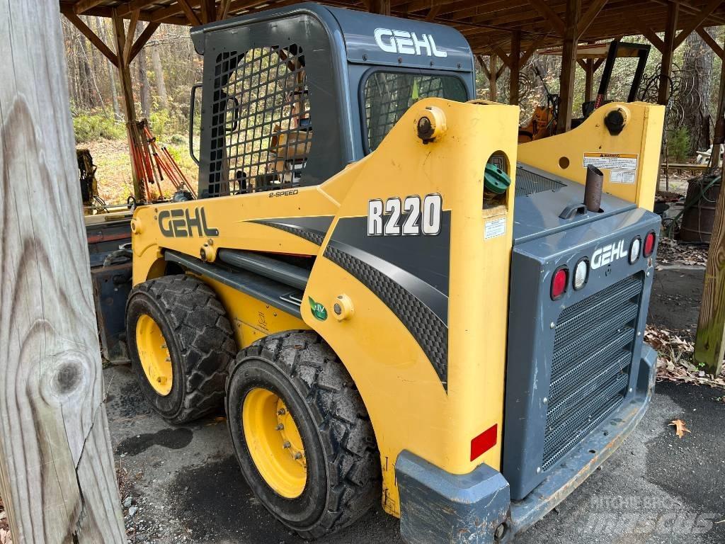 Gehl R 220 滑移装载机