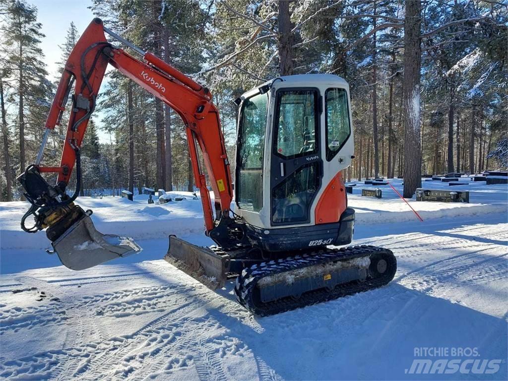 Kubota U25-3 小型挖掘机