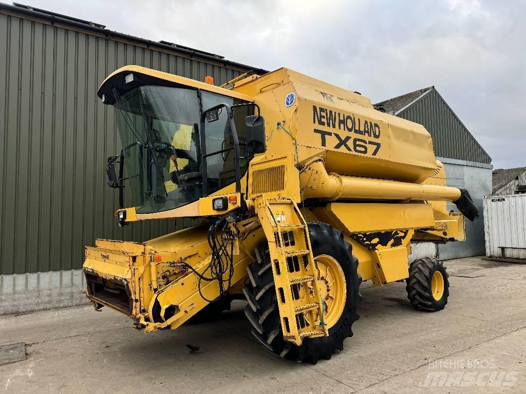 New Holland TX 67 联合收割机