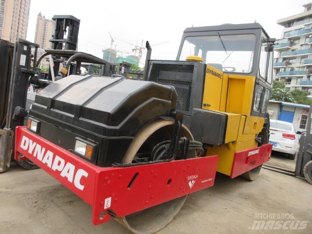 Dynapack CC421 其他路面施工机械