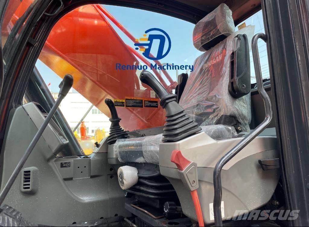 Doosan DX 300 履带挖掘机