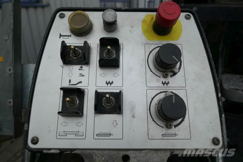 Bomag BF 300 C 小型沥青摊铺机